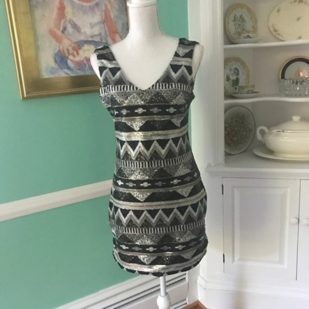 One ❤️ Clothing NWT Sequin Dress‎ Size Small